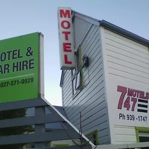 747 & Car Hire 3* Wellington