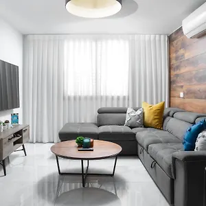  Appartement צופית אירוח 2 דירות, האחת חדר שינה וסלון והשניה 2 חדרי שינה וסלון